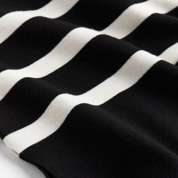 HM Striped Mock Turtleneck Sweater (S) - Picture 7 of 10